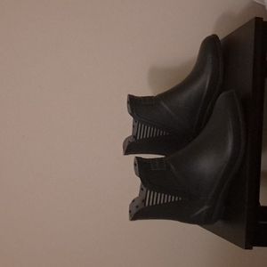 Rain boots